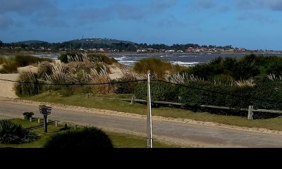 Venta casa frente al mar de 2 dormitorios y 1 baño. Proa al Mar, Playa Hermosa, Piriápolis, Maldonado.