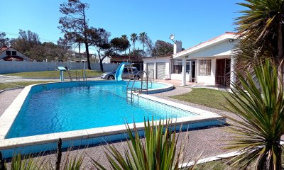 Venta casa 4 dormitorios, 5 baños, Playa Grande, Maldonado.