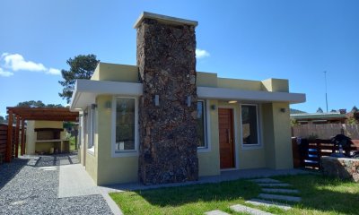 Venta casa 2 dormitorio, 2 baño. Los Angeles, Piriápolis, Maldonado.