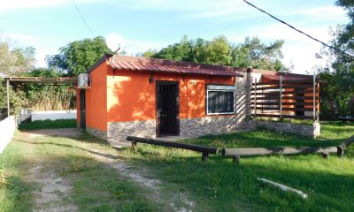 Venta de 2 casa de 2 dormitorios 1 baños cada una en Playa Hermosa, Piriapolis, Maldonado