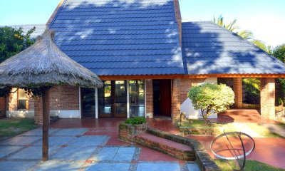 Venta casa de 3 dormitorios y 2 baño. Country, Piriápolis, Maldonado.