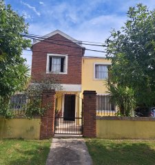 VENTA CASA MALDONADO Y DOS APTOS