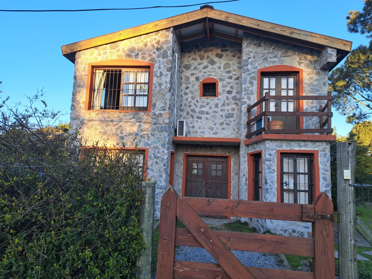 VENTA CASA EN PINARES 2 DORMITORIOS PUNTA DEL ESTE
