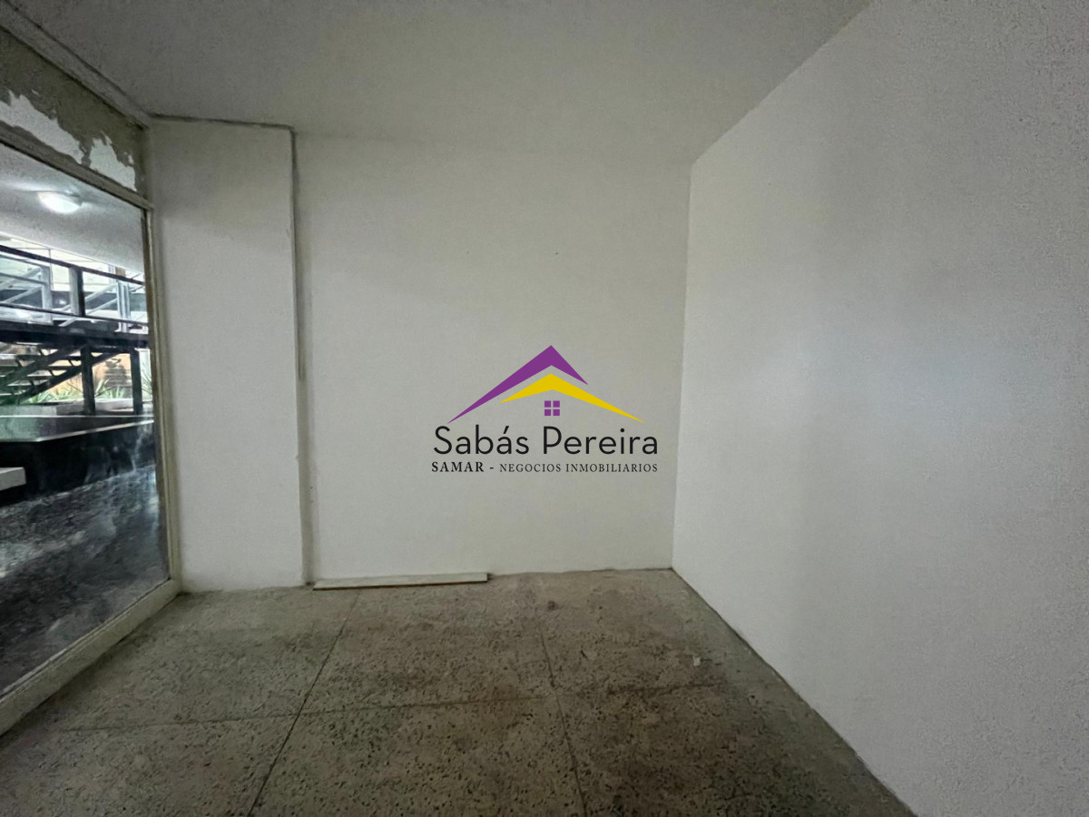 Local Comercial ID.37597 - Local comercial en galería sobre Gorlero