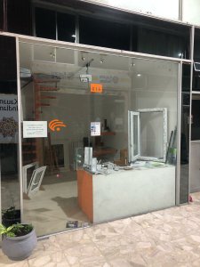 VENTA LOCAL COMERCIAL PUNTA DEL ESTE CON BAÑO