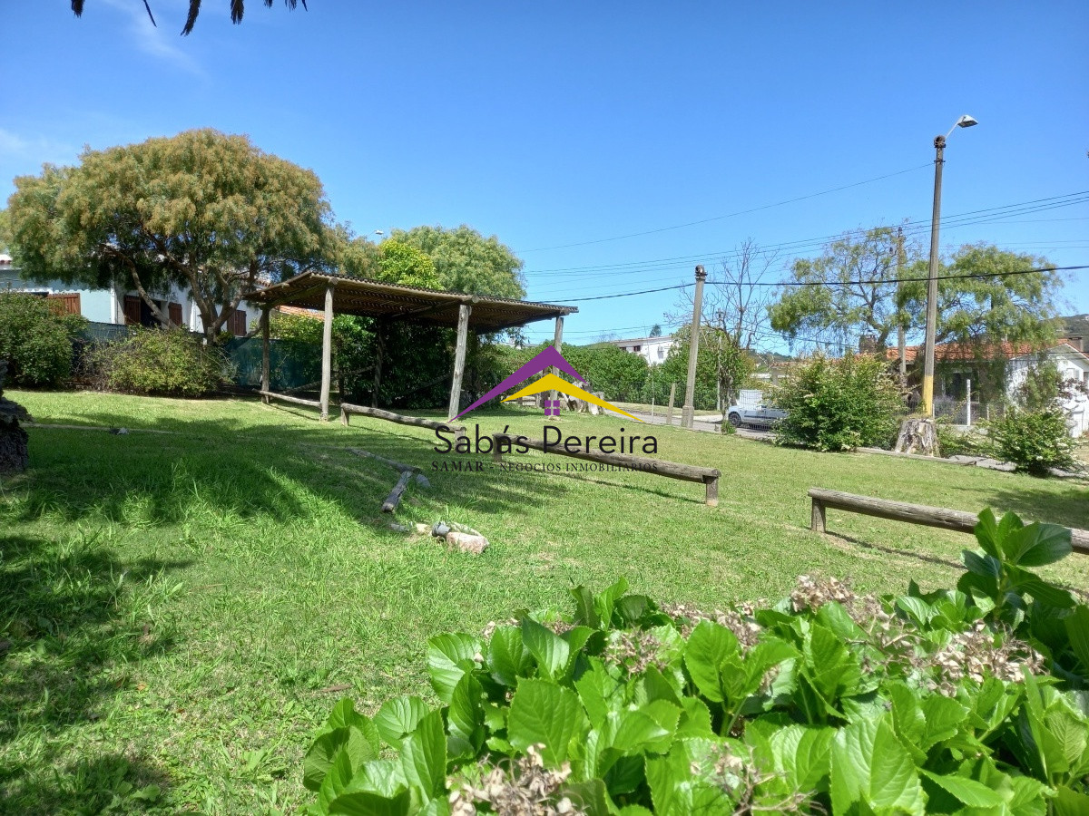 Terreno ID.41021 - Venta Terreno esquina 400m2, Piriápolis Centro, Maldonado