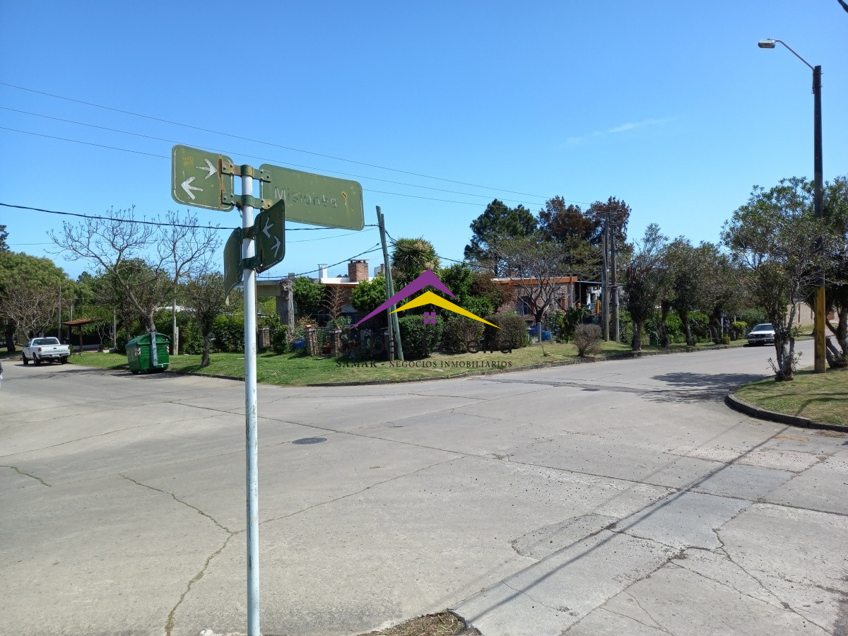 Terreno ID.41021 - Venta Terreno esquina 400m2, Piriápolis Centro, Maldonado