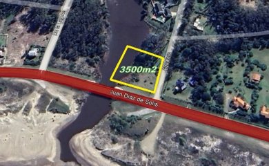 Venta Terreno 3500m2 frente al mar y cañada, Bella Vista, Piriápolis, Maldonado