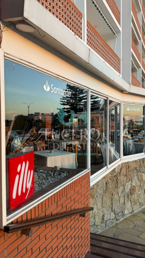 Apartamento ID.1042 - Venta apartamento 1 dormitorio y medio en Punta del este, Primera línea