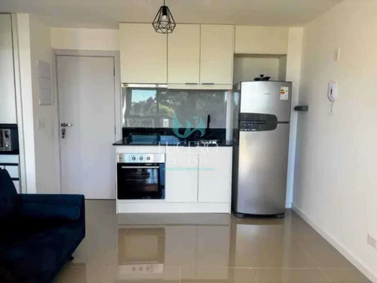 Apartamento ID.1531 - Alquiler Apartamento 1 dormitorio en Av. Roosevelt, Punta del este