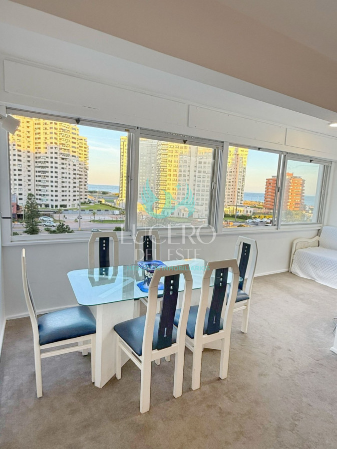 Apartamento ID.1042 - Venta apartamento 1 dormitorio y medio en Punta del este, Primera línea