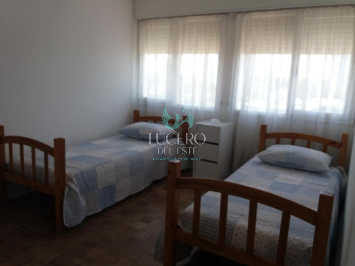 Apartamento ID.1241 - Alquiler Anual o Invernal Apartamento 2 dormitorios en Punta del este, Aidy Grill