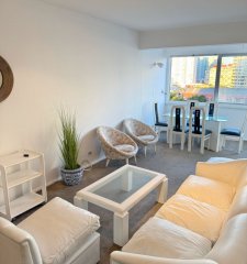 Venta apartamento 1 dormitorio y medio en Punta del este, Primera línea