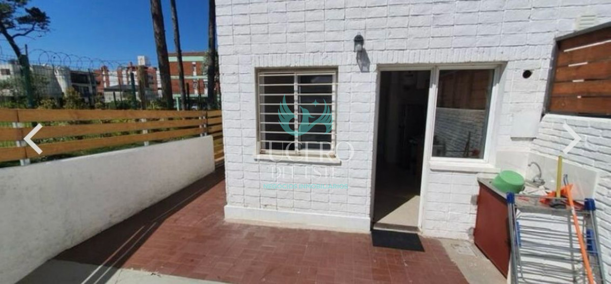 Casa ID.1543 - Alquiler hermosa casa 2 y medio dormitorios 2 baños en Punta del este, Parada 14