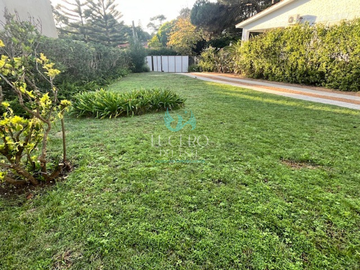 Casa ID.1544 - Alquiler hermosa casa 3 dormitorios 2 baños en Punta del este, San Rafael