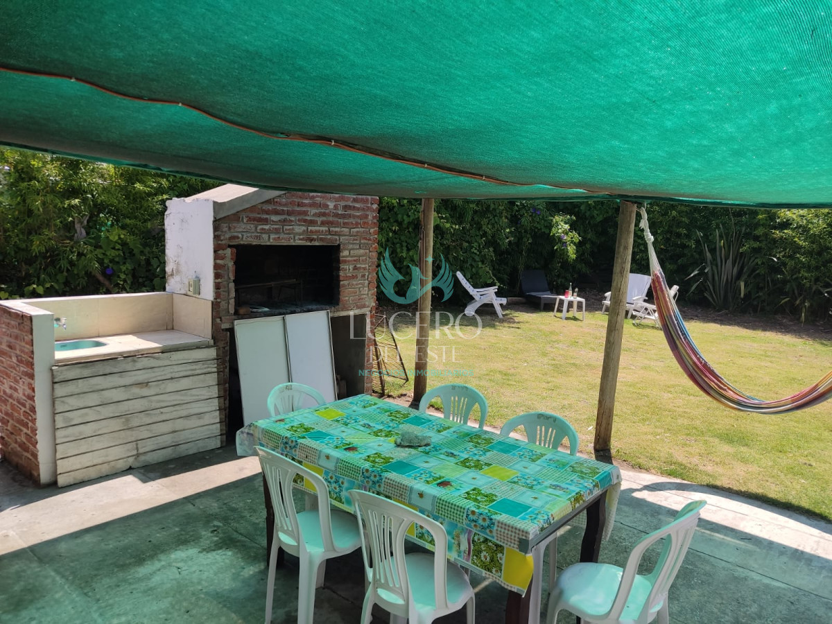 Casa ID.1461 - Alquiler Casa 3 dormitorios 2 baños y amplio jardín en La Barra, El Tesoro