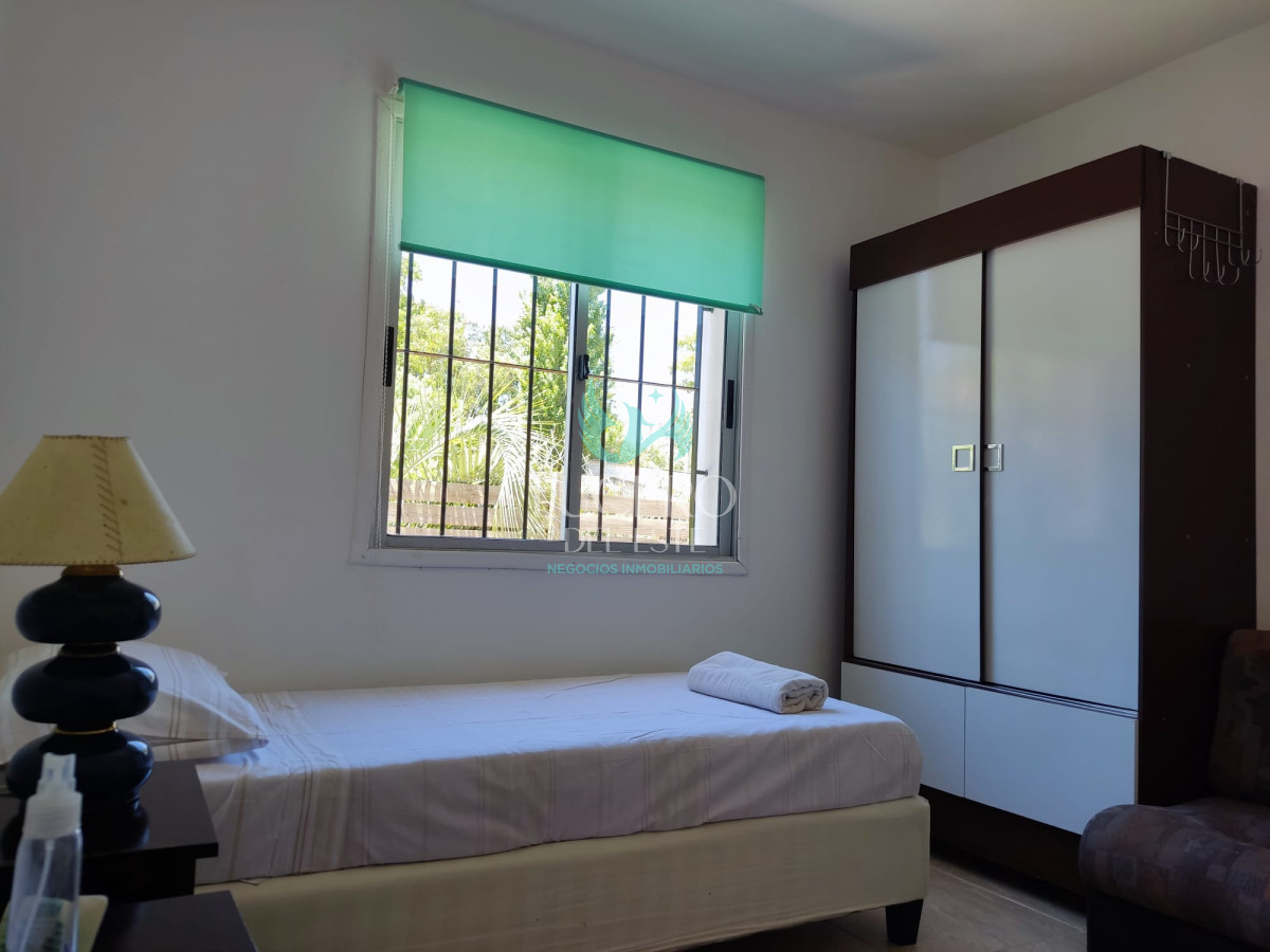 Casa ID.1461 - Alquiler Casa 3 dormitorios 2 baños y amplio jardín en La Barra, El Tesoro