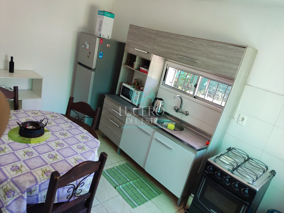 Casa ID.1461 - Alquiler Casa 3 dormitorios 2 baños y amplio jardín en La Barra, El Tesoro