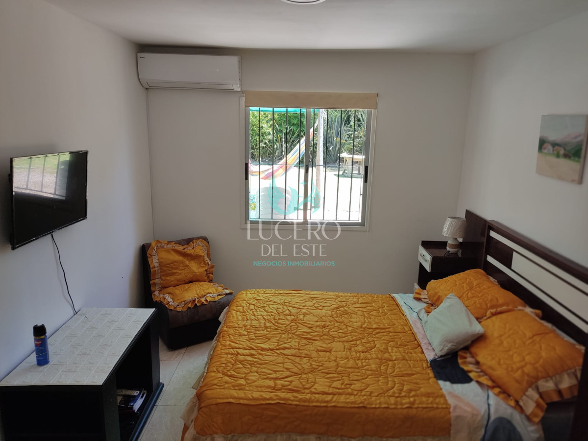 Casa ID.1461 - Alquiler Casa 3 dormitorios 2 baños y amplio jardín en La Barra, El Tesoro