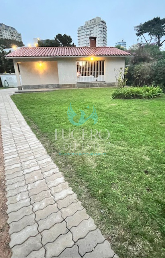 Casa ID.1544 - Alquiler hermosa casa 3 dormitorios 2 baños en Punta del este, San Rafael