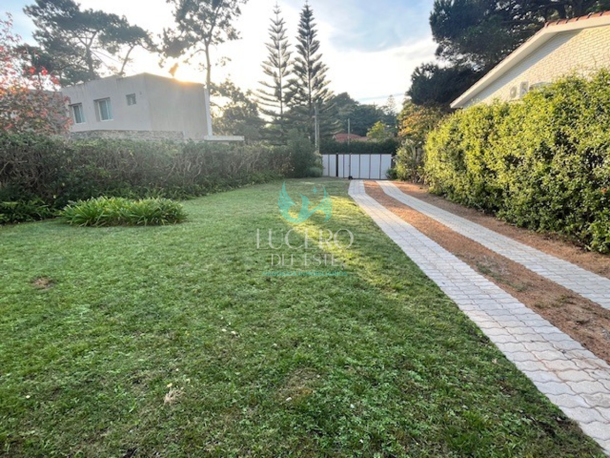 Casa ID.1544 - Alquiler hermosa casa 3 dormitorios 2 baños en Punta del este, San Rafael