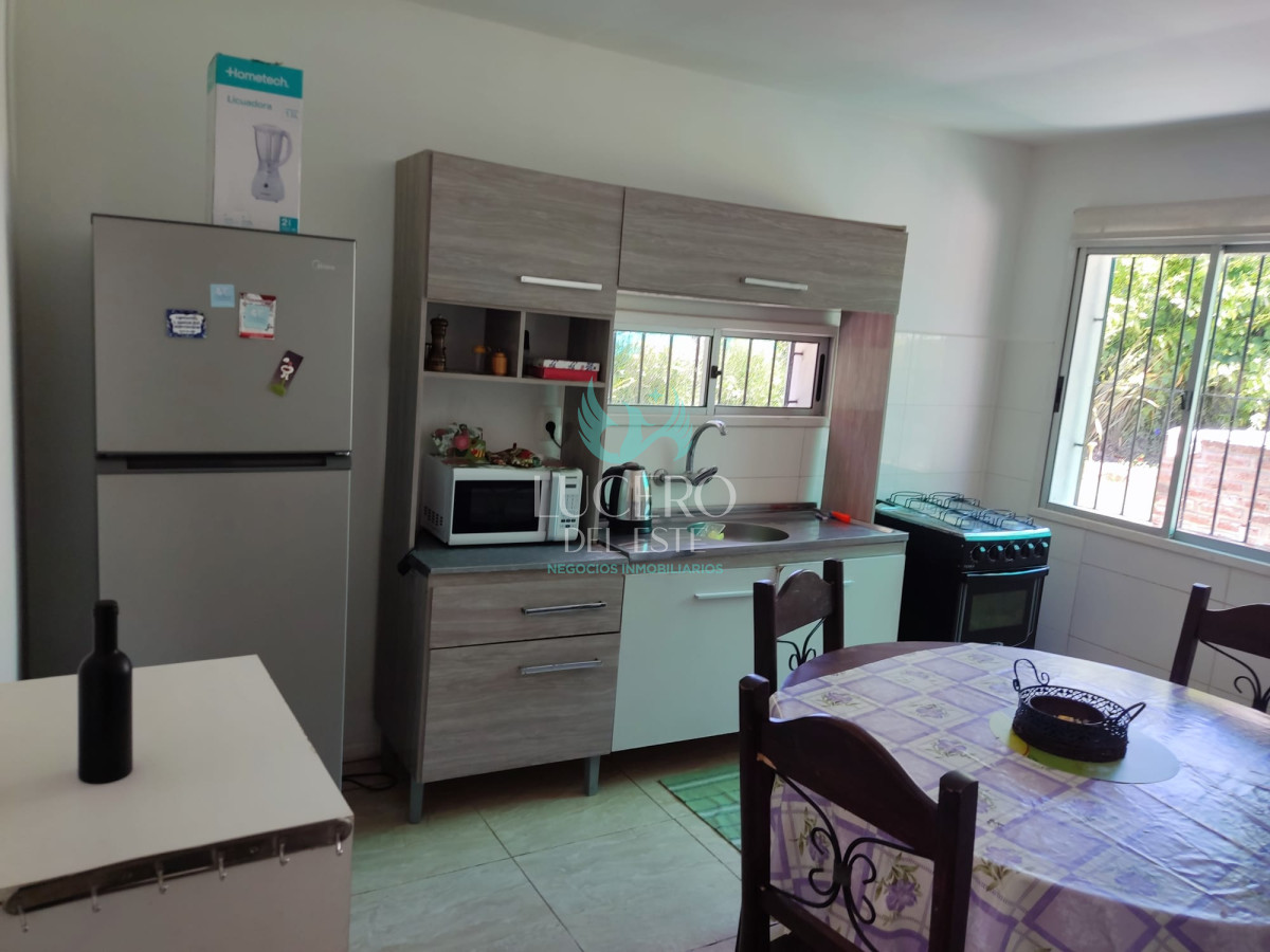 Casa ID.1461 - Alquiler Casa 3 dormitorios 2 baños y amplio jardín en La Barra, El Tesoro