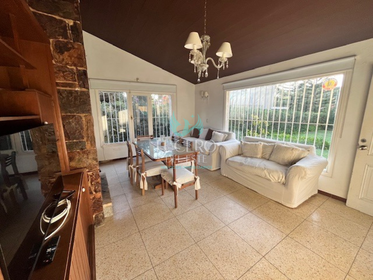 Casa ID.1544 - Alquiler hermosa casa 3 dormitorios 2 baños en Punta del este, San Rafael