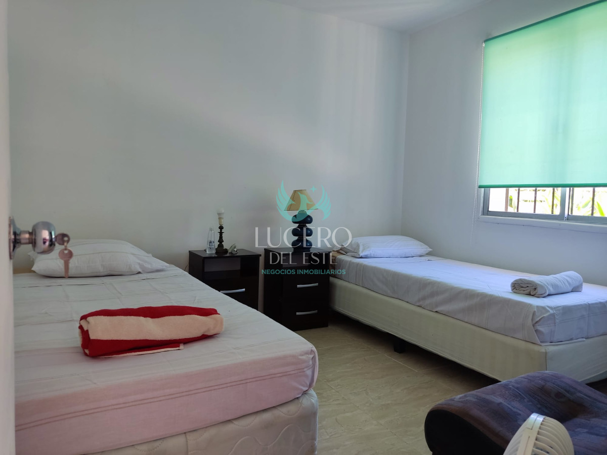 Casa ID.1461 - Alquiler Casa 3 dormitorios 2 baños y amplio jardín en La Barra, El Tesoro