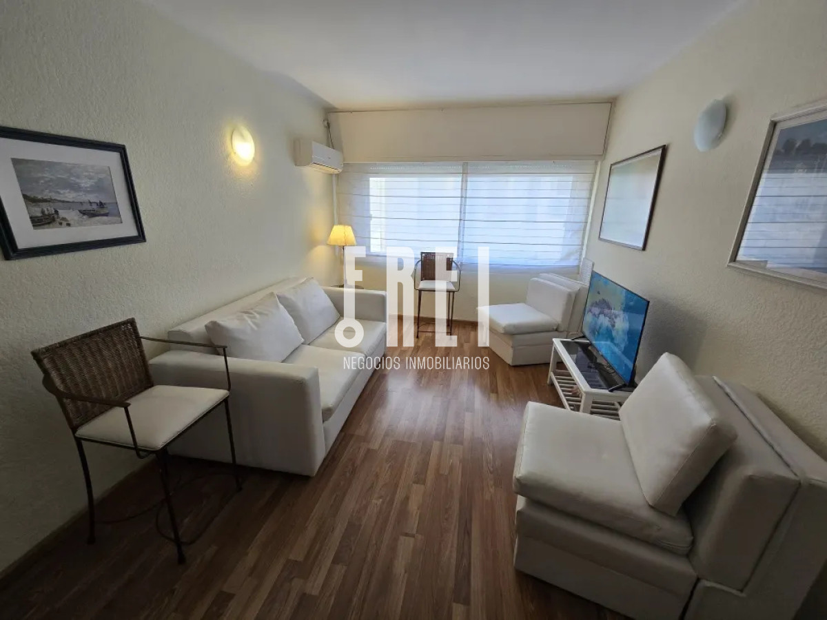 Apartamento ID.353 - Alquiler Apartamento con vista al mar 1 dormitorio en Península, Punta del este 