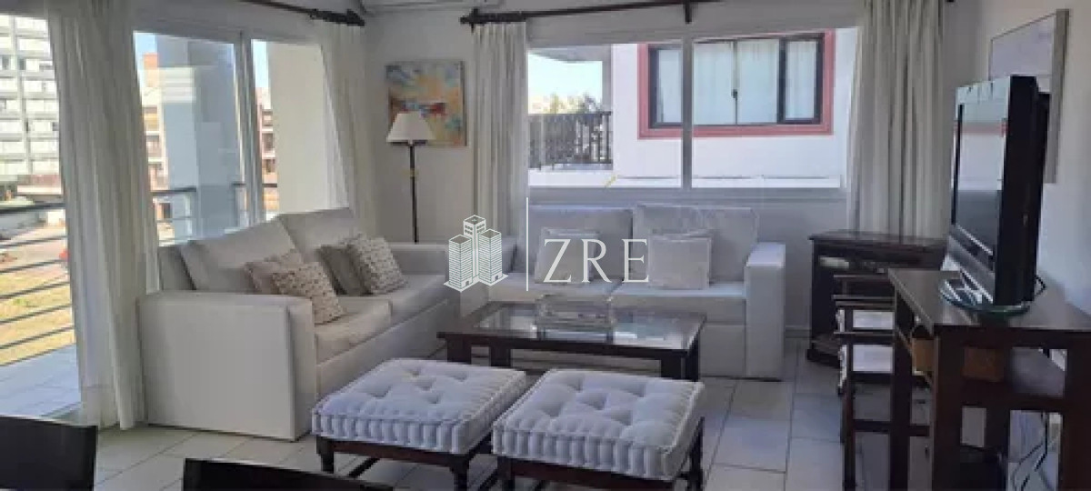Apartamento ID.882 - Alquiler apartamento 3 dormitorios 2 baños en Punta del este, península