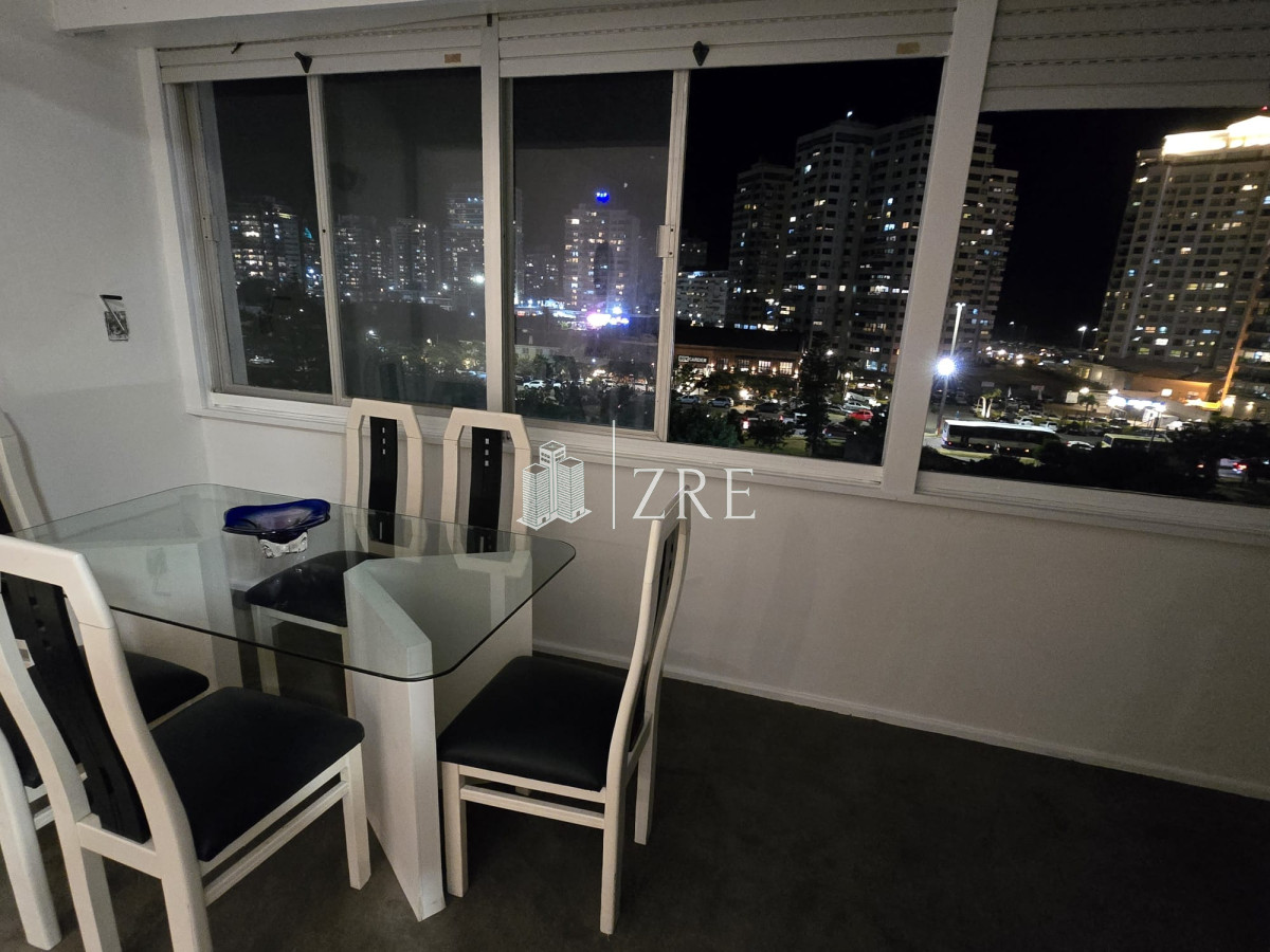 Apartamento ID.943 - Venta apartamento 1 dormitorio y medio en Punta del este, Primera línea