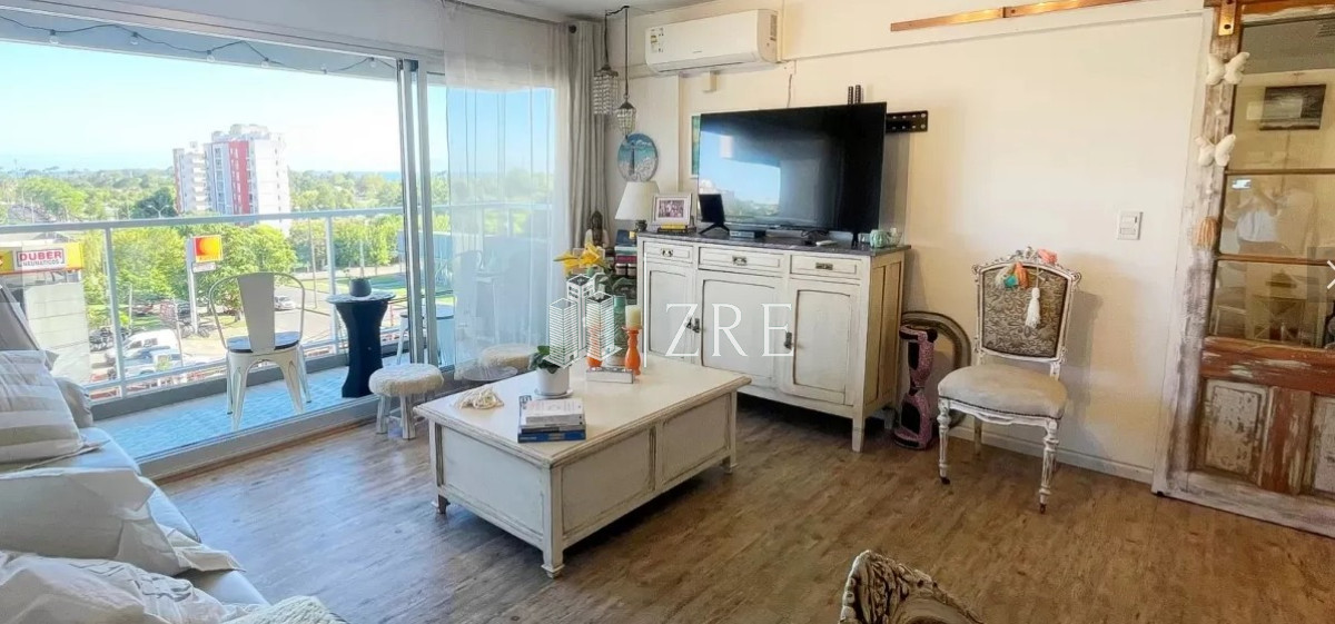 Apartamento ID.858 - Venta apartamento de 3 dormitorios 2 baños en zona Centro de Maldonado 