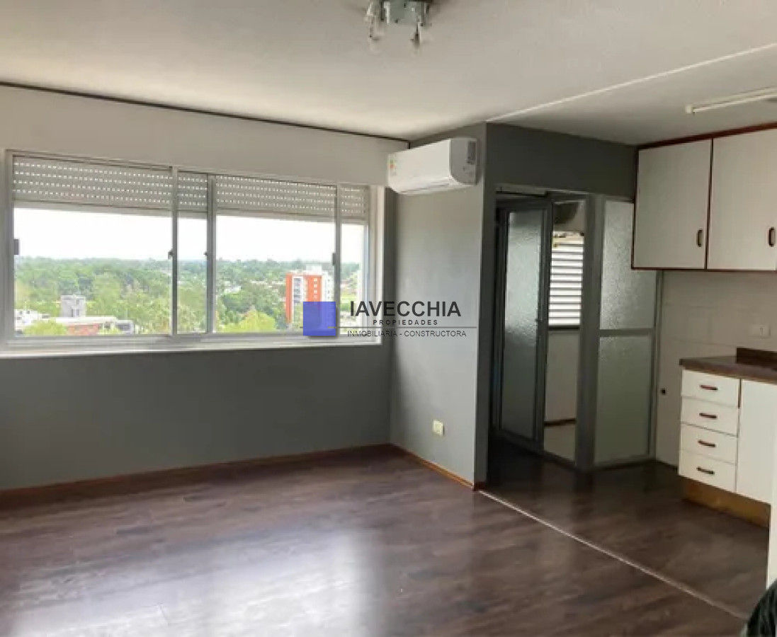 Alquiler lindo apartamento 2 dormitorios en Av. Roosevelt, Punta del este - IAV50471A