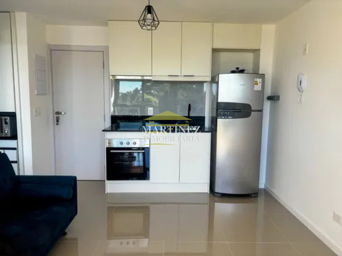 Apartamento ID.51 - Alquiler Apartamento 1 dormitorio en Av. Roosevelt, Punta del este