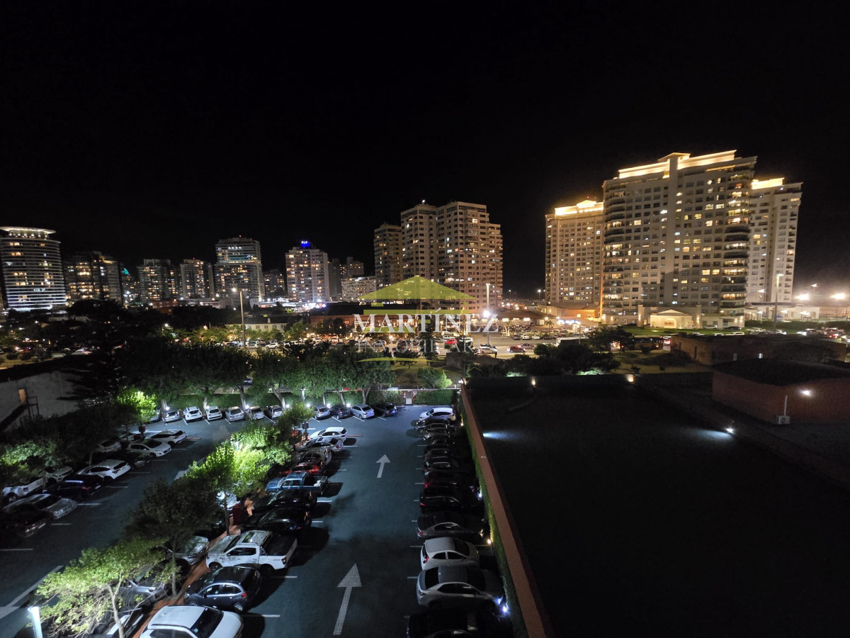 Apartamento ID.13 - Venta apartamento 1 dormitorio y medio en Punta del este, Primera línea