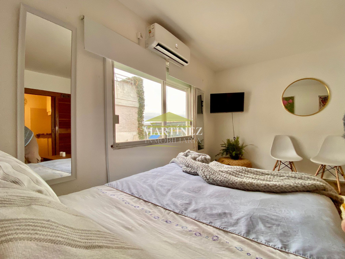 Apartamento ID.62 - Alquiler lindo monoambiente con cochera en Península, Punta del este