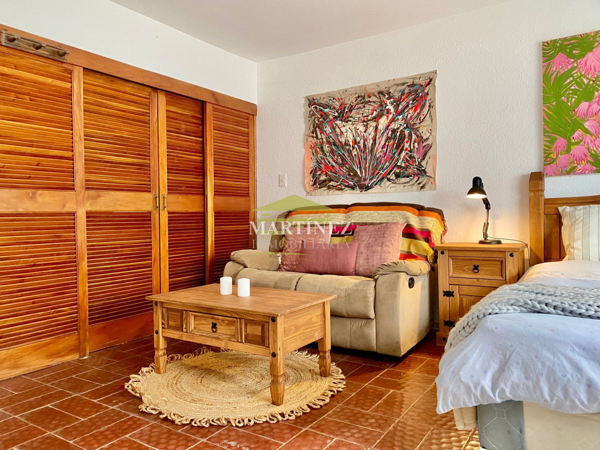 Apartamento ID.62 - Alquiler lindo monoambiente con cochera en Península, Punta del este