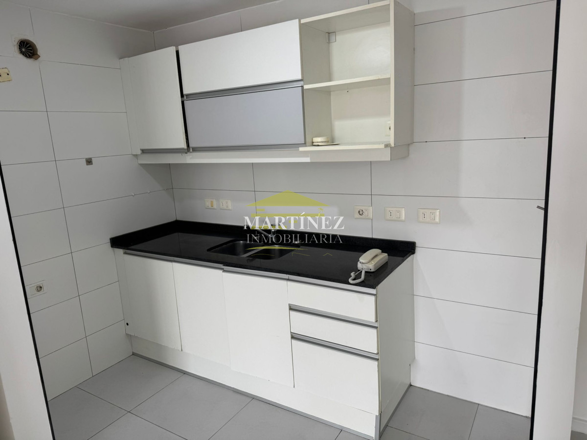 Apartamento ID.104 - Venta apartamento 3 dormitorios 2 baños con Terraza y parrillero en Centro de Maldonado