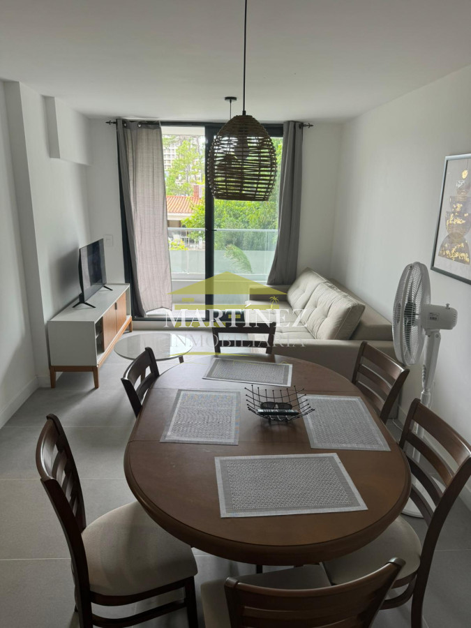 Apartamento ID.12 - Venta Apartamento 1 dormitorio y medio en edificio View I Punta del este