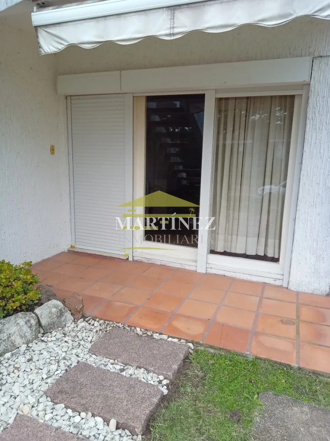 Apartamento ID.58 - Alquiler apartamento 1 dormitorio con Patio y Parrillero en Punta del este, Parada 7 Mansa