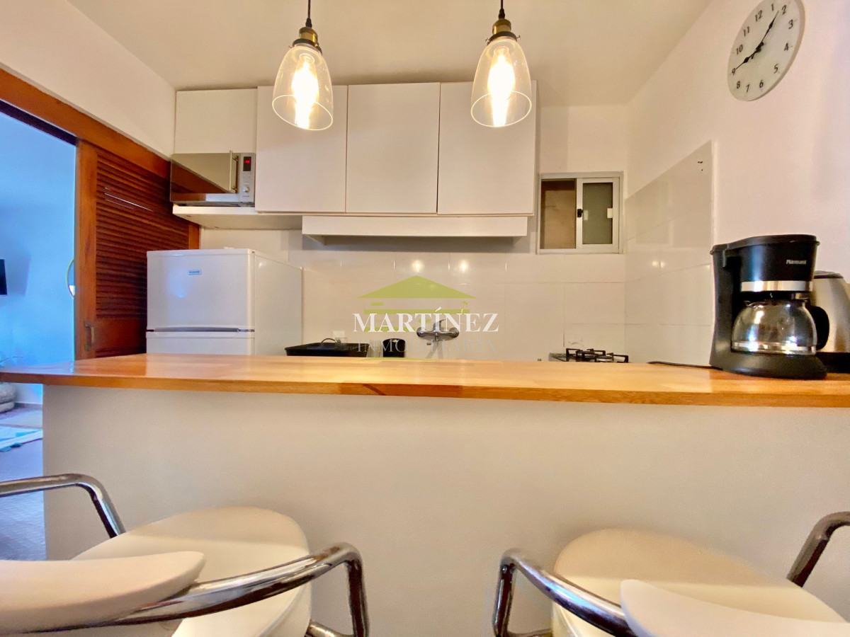 Apartamento ID.62 - Alquiler lindo monoambiente con cochera en Península, Punta del este