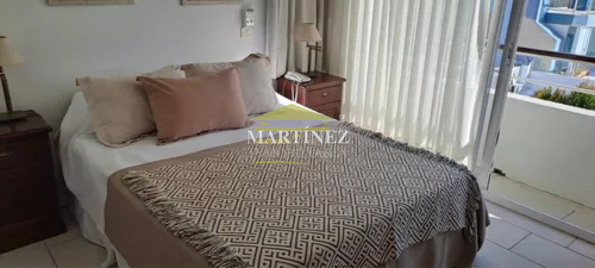 Apartamento ID.22 - Alquiler apartamento 3 dormitorios 2 baños en Punta del este, península