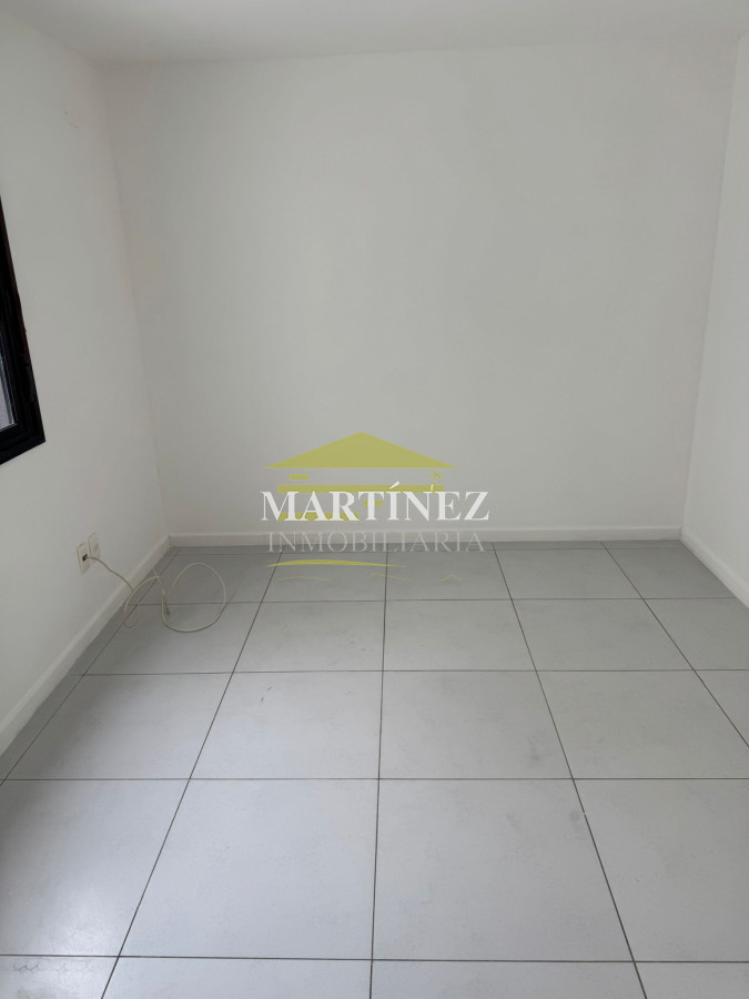 Apartamento ID.104 - Venta apartamento 3 dormitorios 2 baños con Terraza y parrillero en Centro de Maldonado