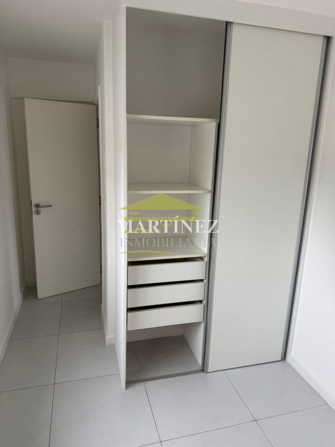 Apartamento ID.104 - Venta apartamento 3 dormitorios 2 baños con Terraza y parrillero en Centro de Maldonado