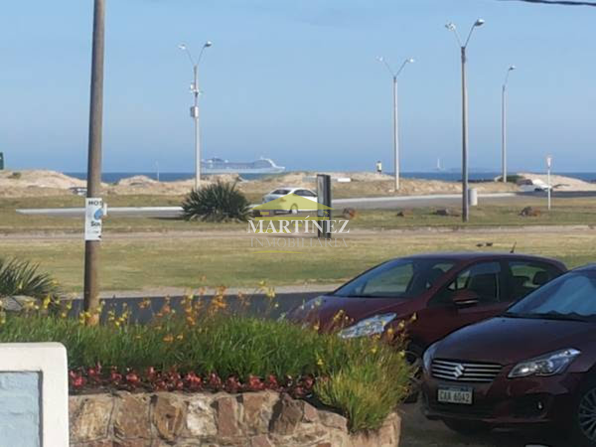 Apartamento ID.19 - Alquiler Apartamento 2 dormitorios Aidy Grill, Punta del este