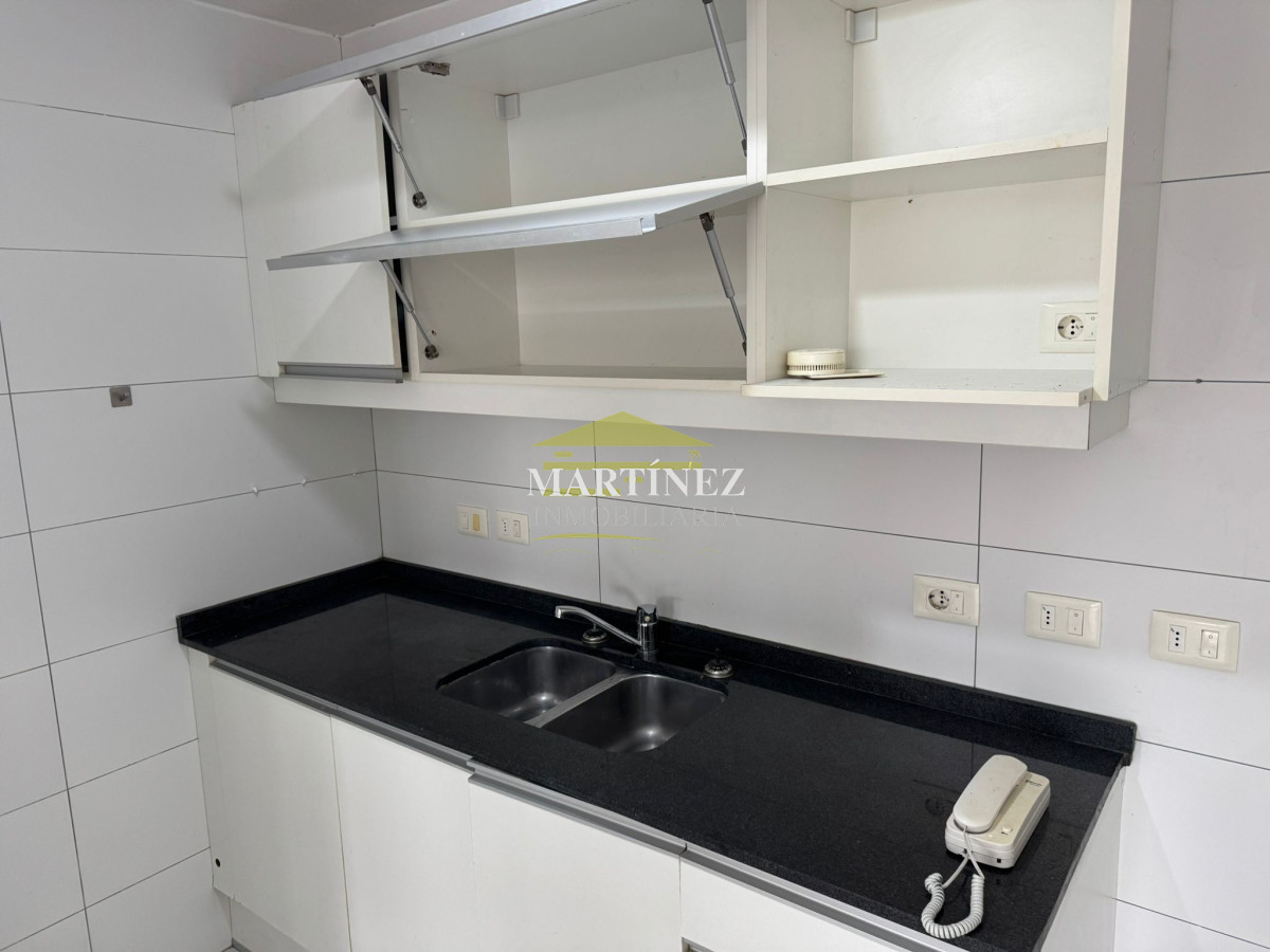 Apartamento ID.104 - Venta apartamento 3 dormitorios 2 baños con Terraza y parrillero en Centro de Maldonado