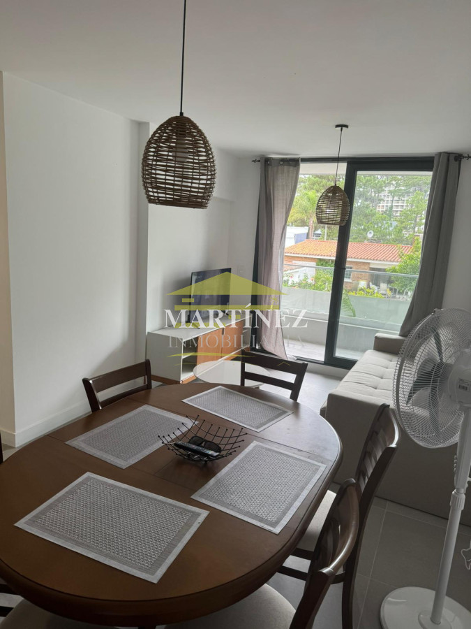 Apartamento ID.12 - Venta Apartamento 1 dormitorio y medio en edificio View I Punta del este