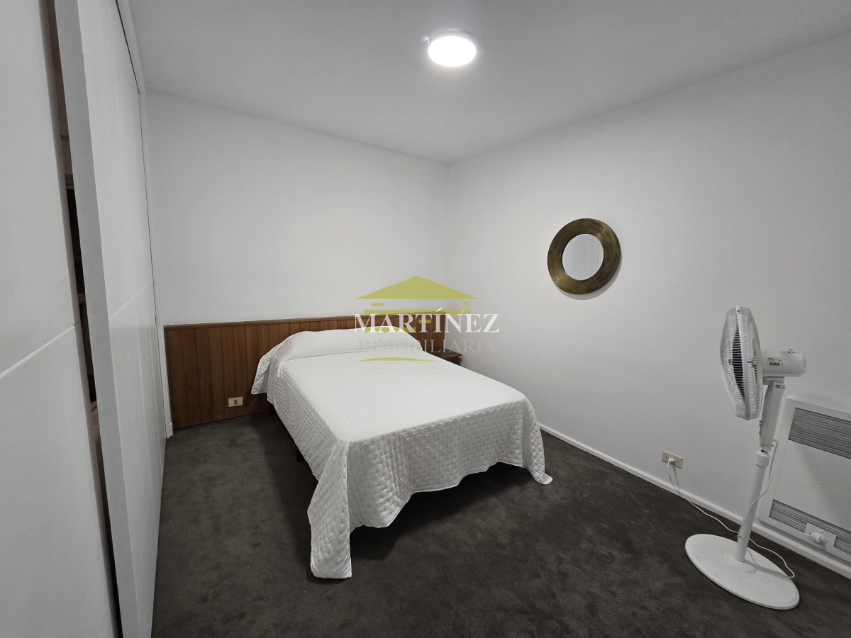 Apartamento ID.13 - Venta apartamento 1 dormitorio y medio en Punta del este, Primera línea