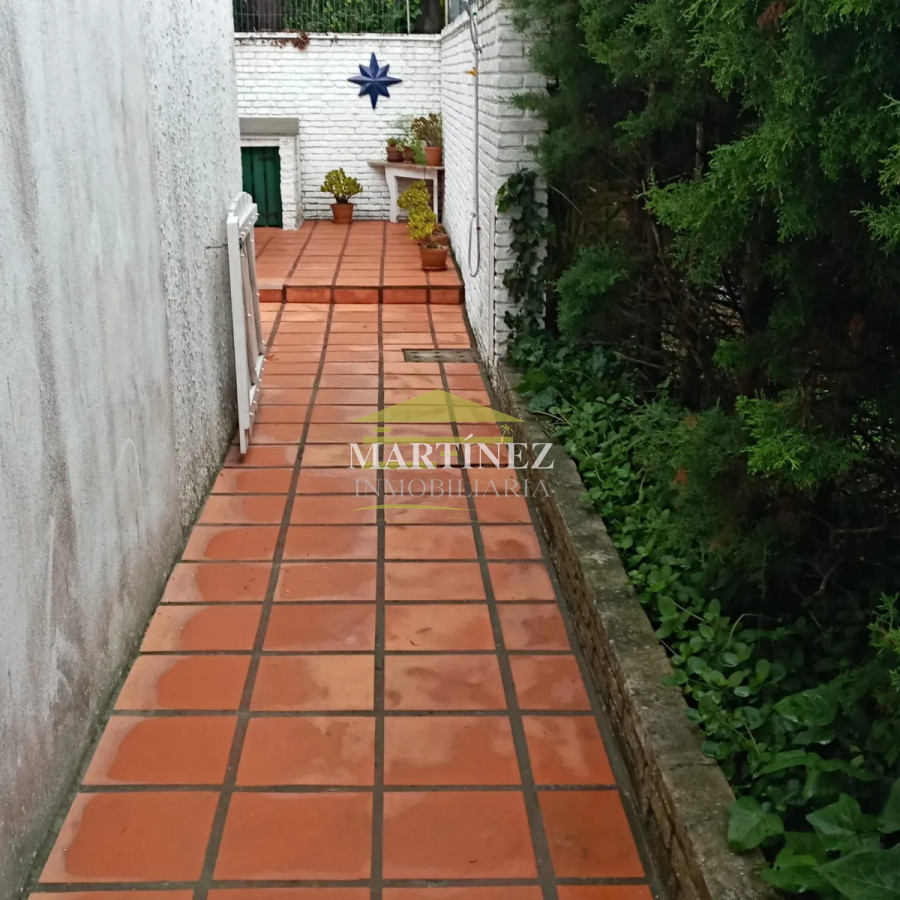 Apartamento ID.58 - Alquiler apartamento 1 dormitorio con Patio y Parrillero en Punta del este, Parada 7 Mansa
