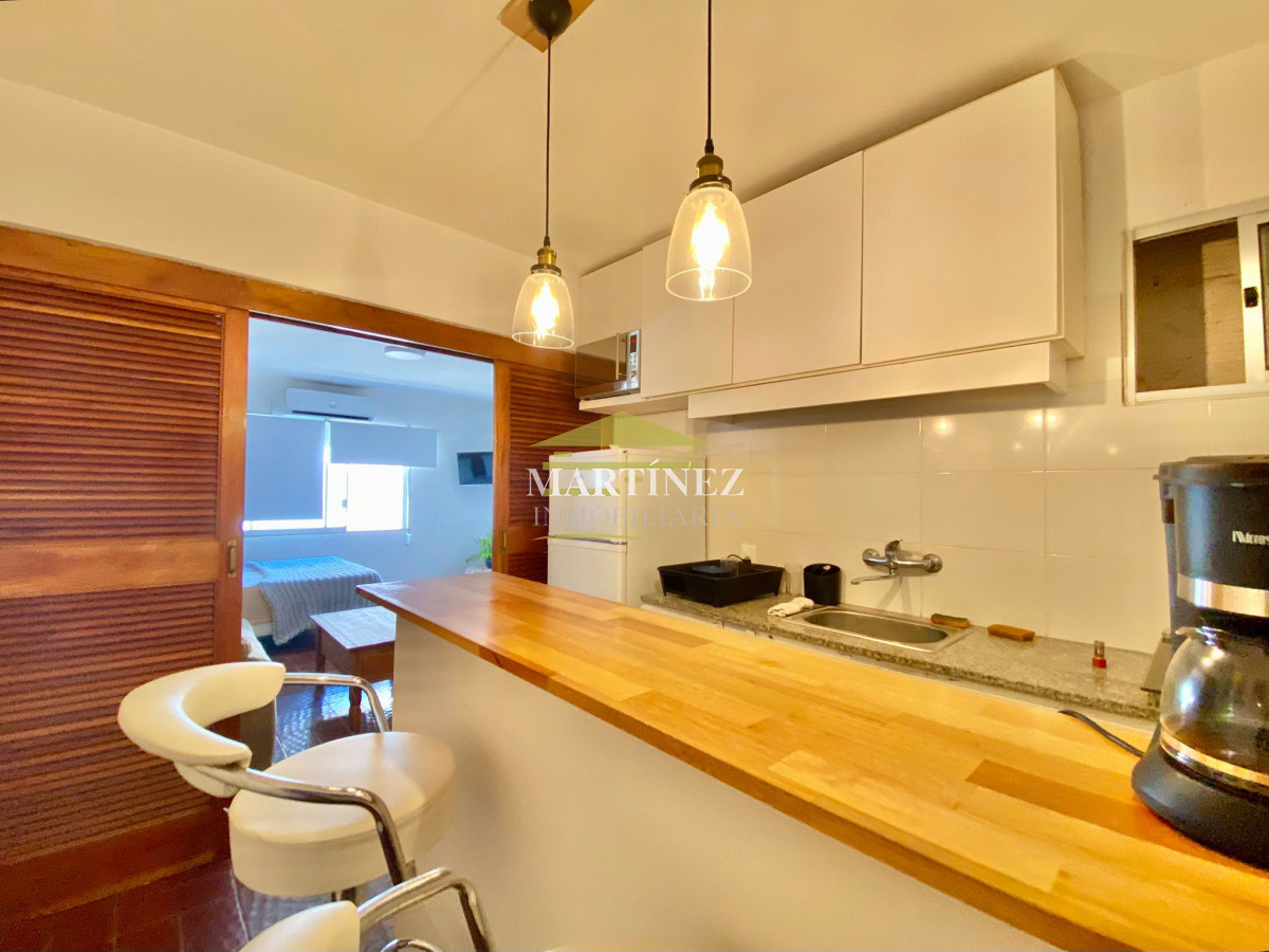 Apartamento ID.62 - Alquiler lindo monoambiente con cochera en Península, Punta del este